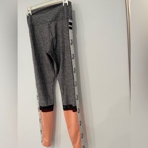 Yoga leggings with mesh around knees